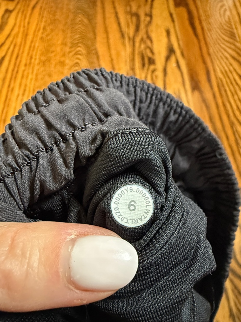 Lululemon hotty hot shorts size 6 black - Picture 3 of 3